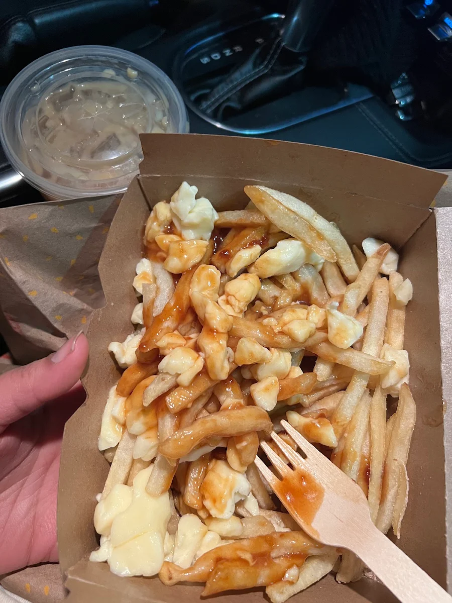 Large Poutine