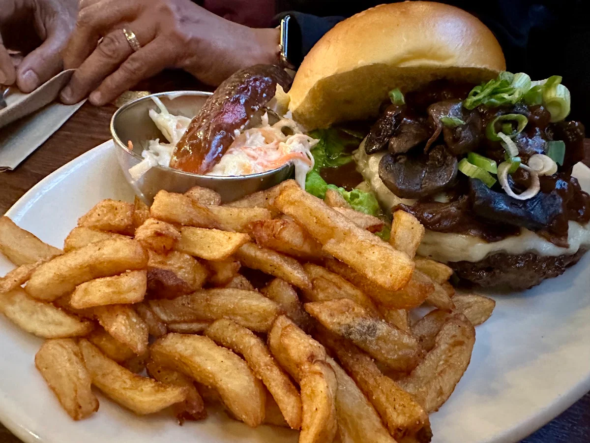 Burger la Chèvre The Goat Burger