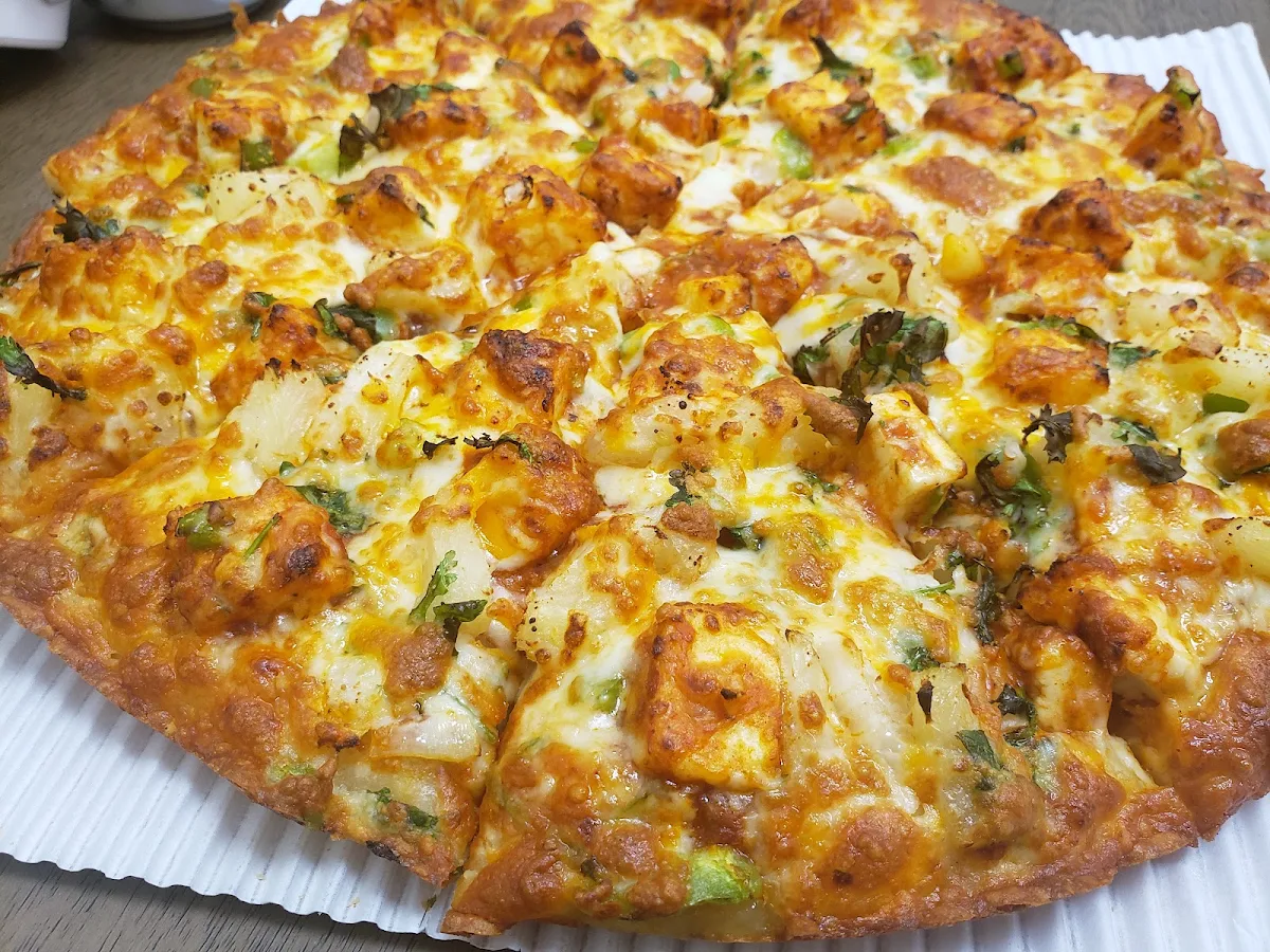 Butter Paneer Cottage Cheese Pizza
