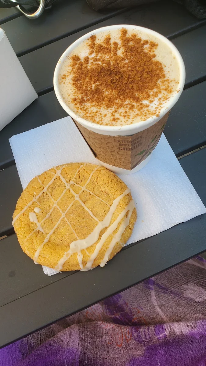 Chai Tea Latte and Vanilla Orange Cookie