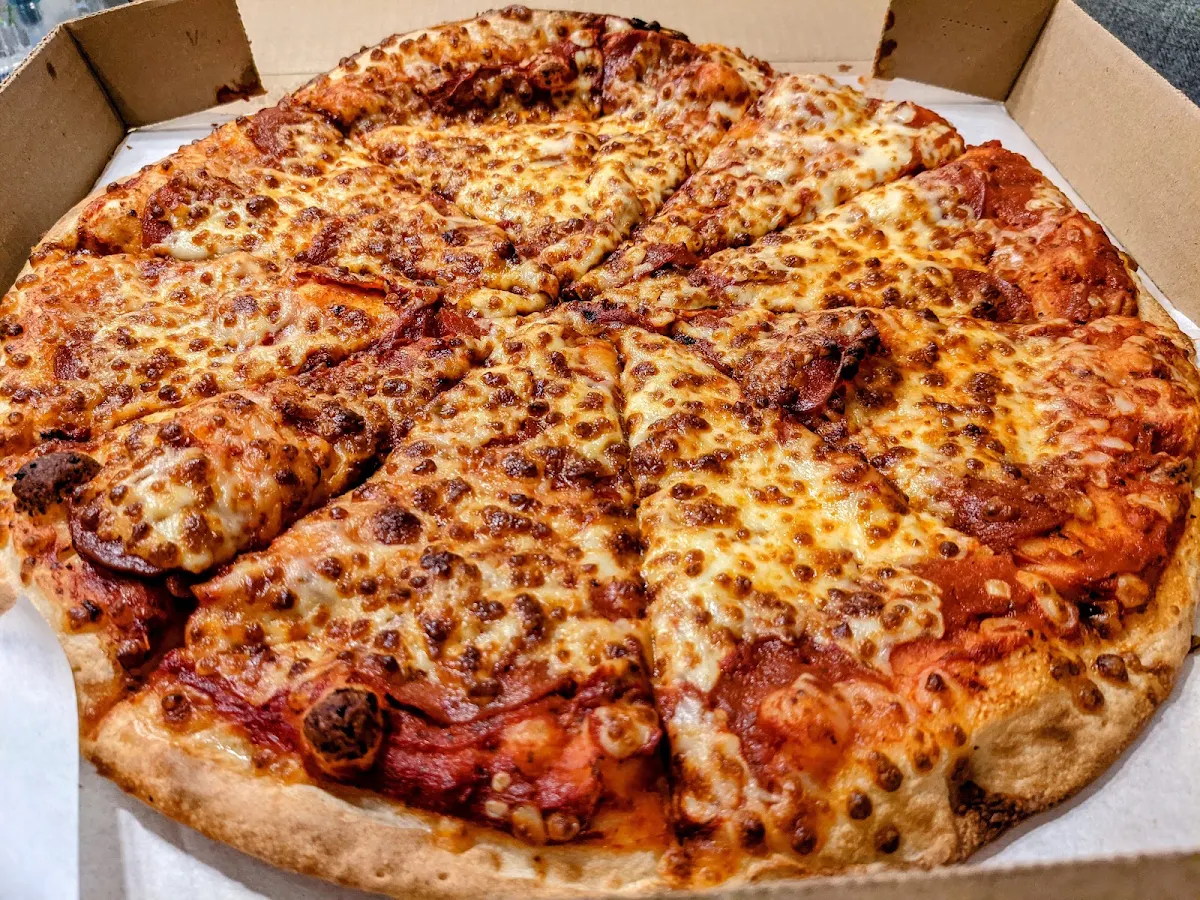 Large Pepperoni Pizza