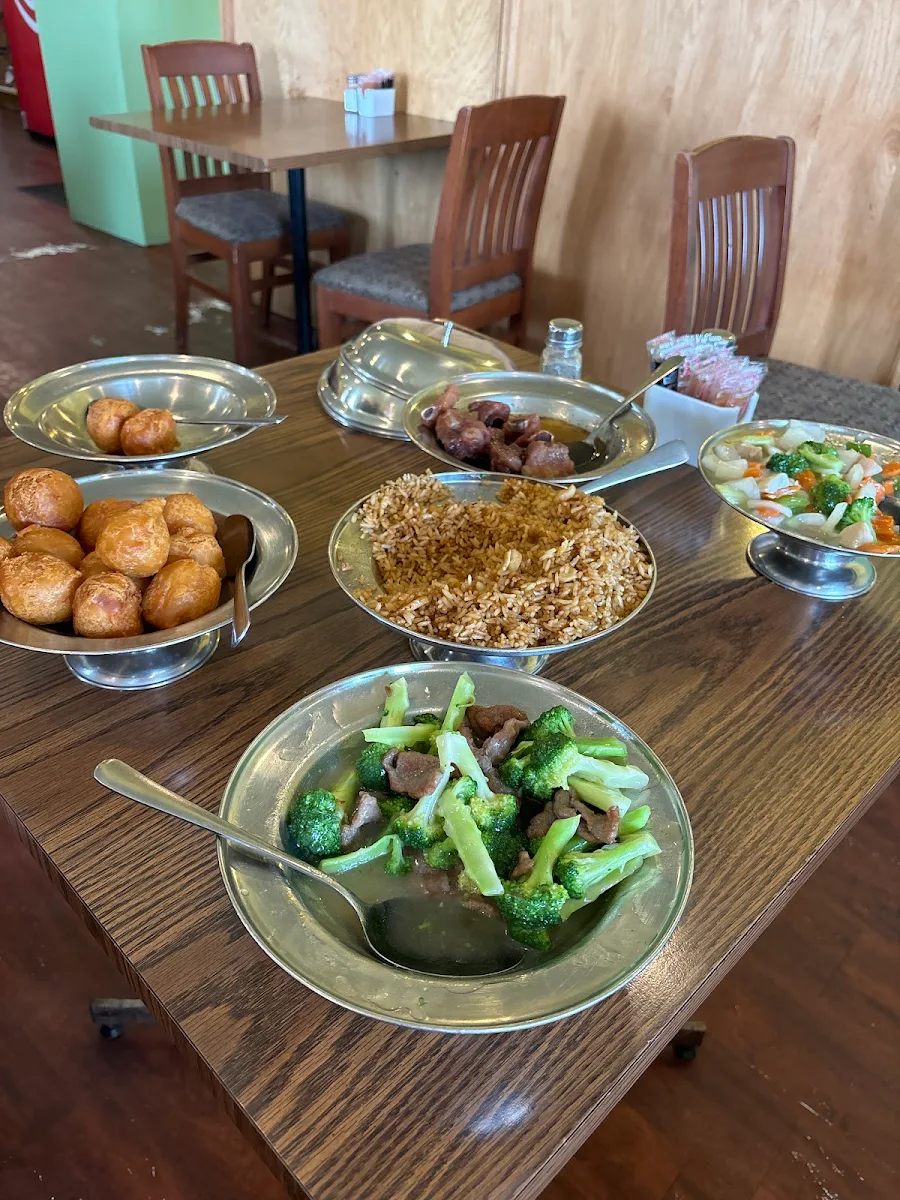 Highlights, Canton Restaurant