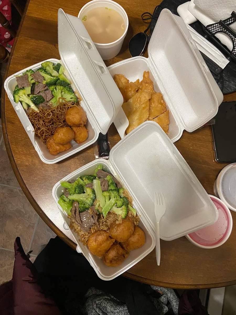 Highlights, Canton Restaurant