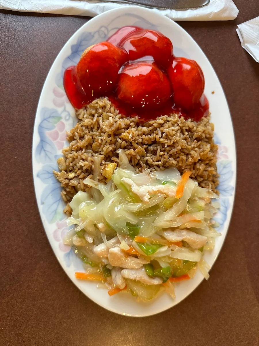 Highlights, Canton Restaurant