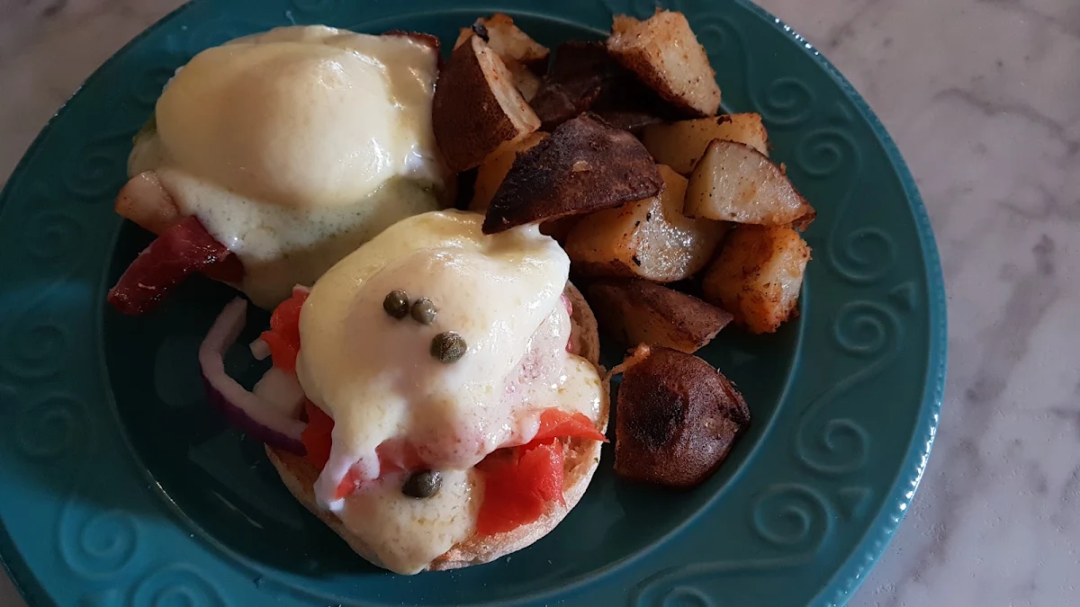 Eggs Benny 1 West Coast & 1bacon