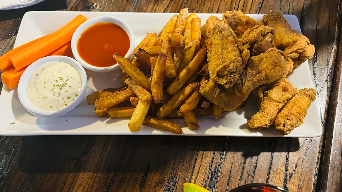 Monday Special Fried Chicken Wings and Fries with Cheese