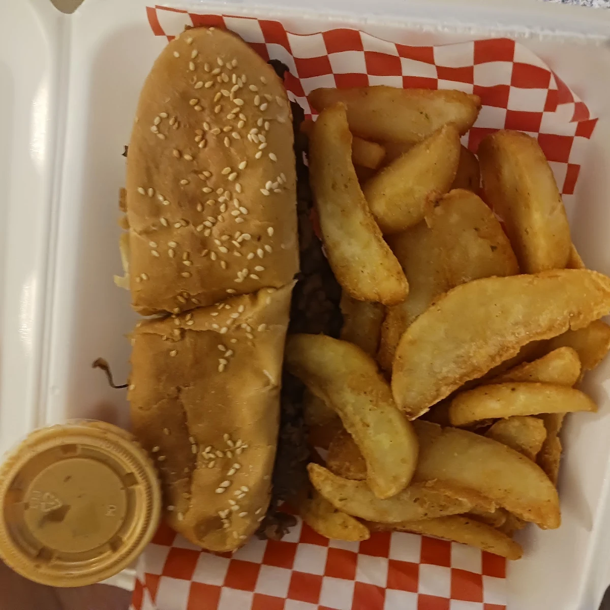 Roast Beef Sandwich with Wedges and Chipotle Mayo