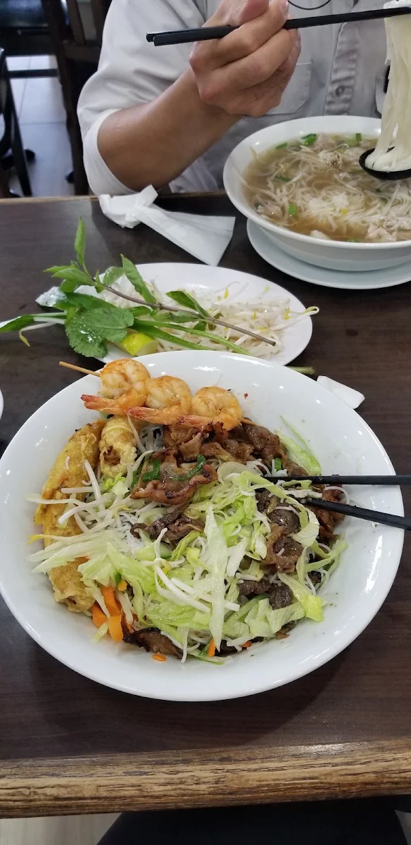 Bún ĐẶC Biệt House Special Vermicelli