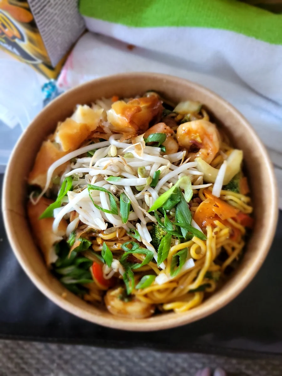 Black Bean Ands Garlic Chicken Chow Mein