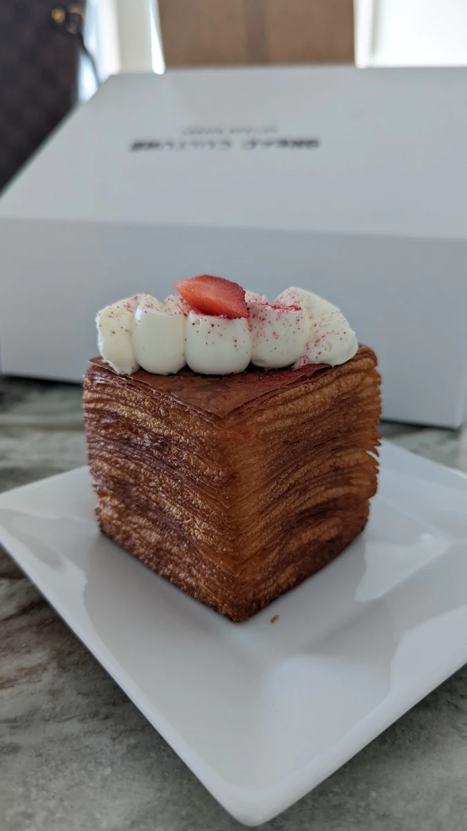 Cube Croissant