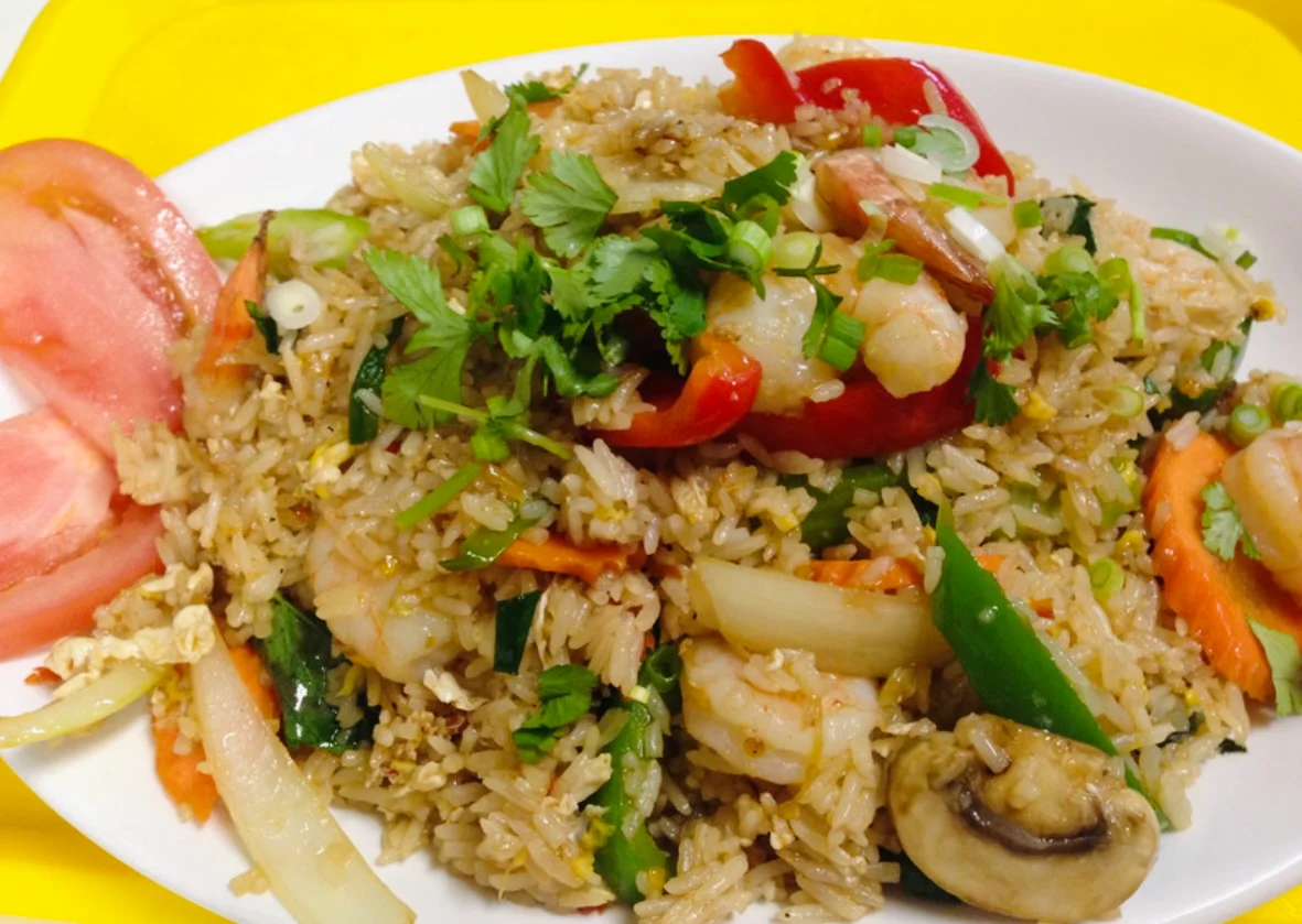 Khaw Kapow Shrimp Khai Dow
