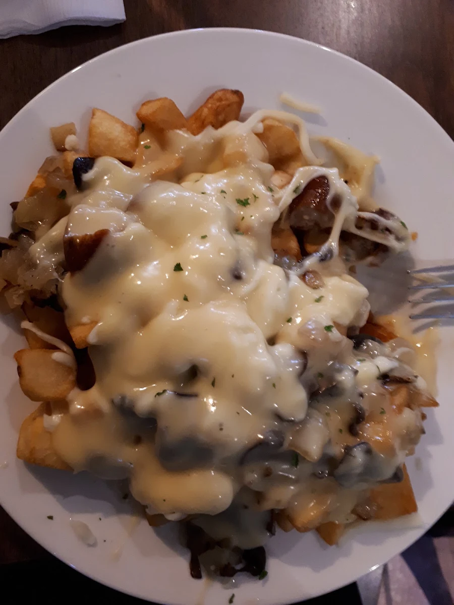 Breakfast Poutine