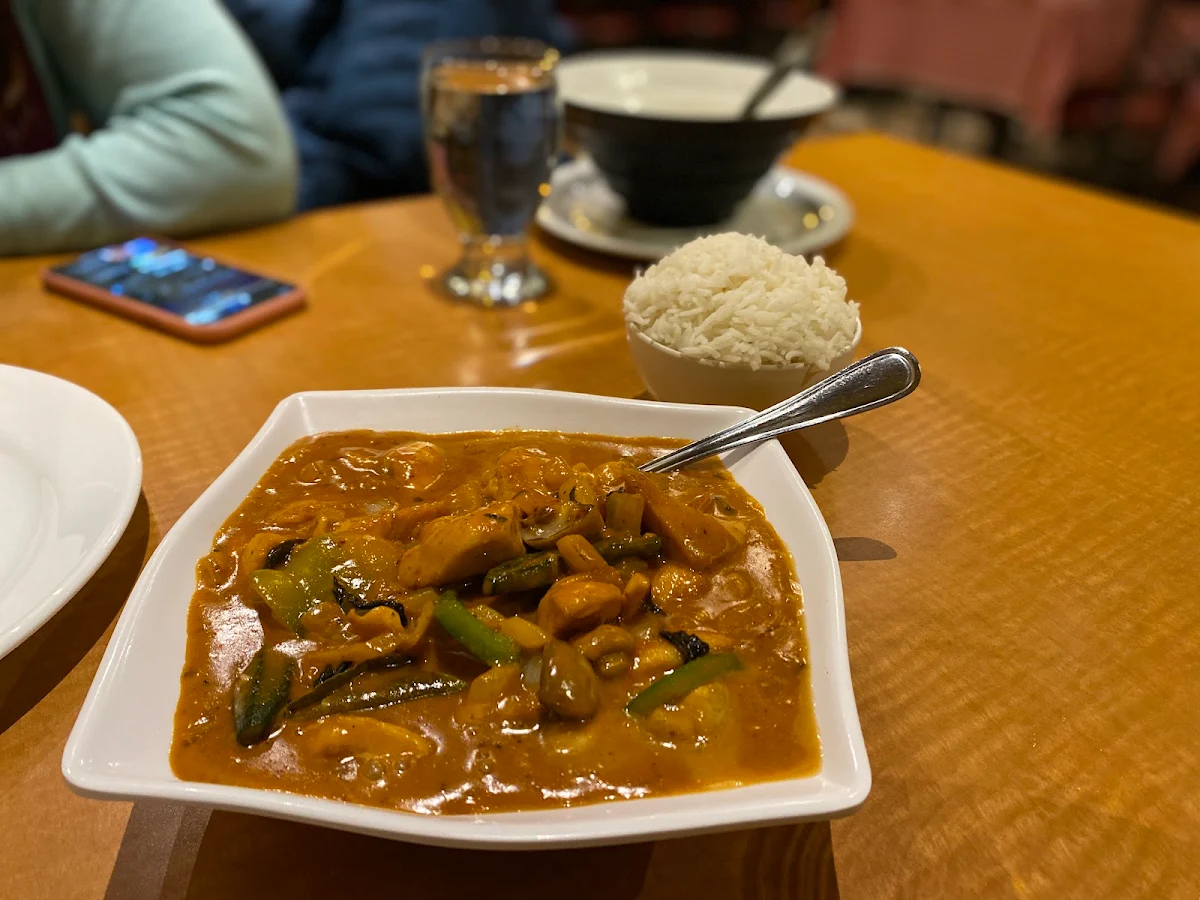 Red Curry, Hakka Spice