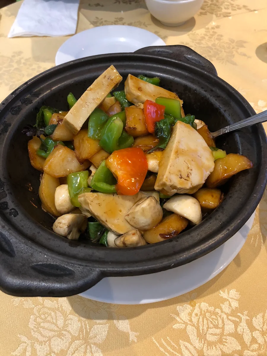 Specialty Three Cup Chicken Pot