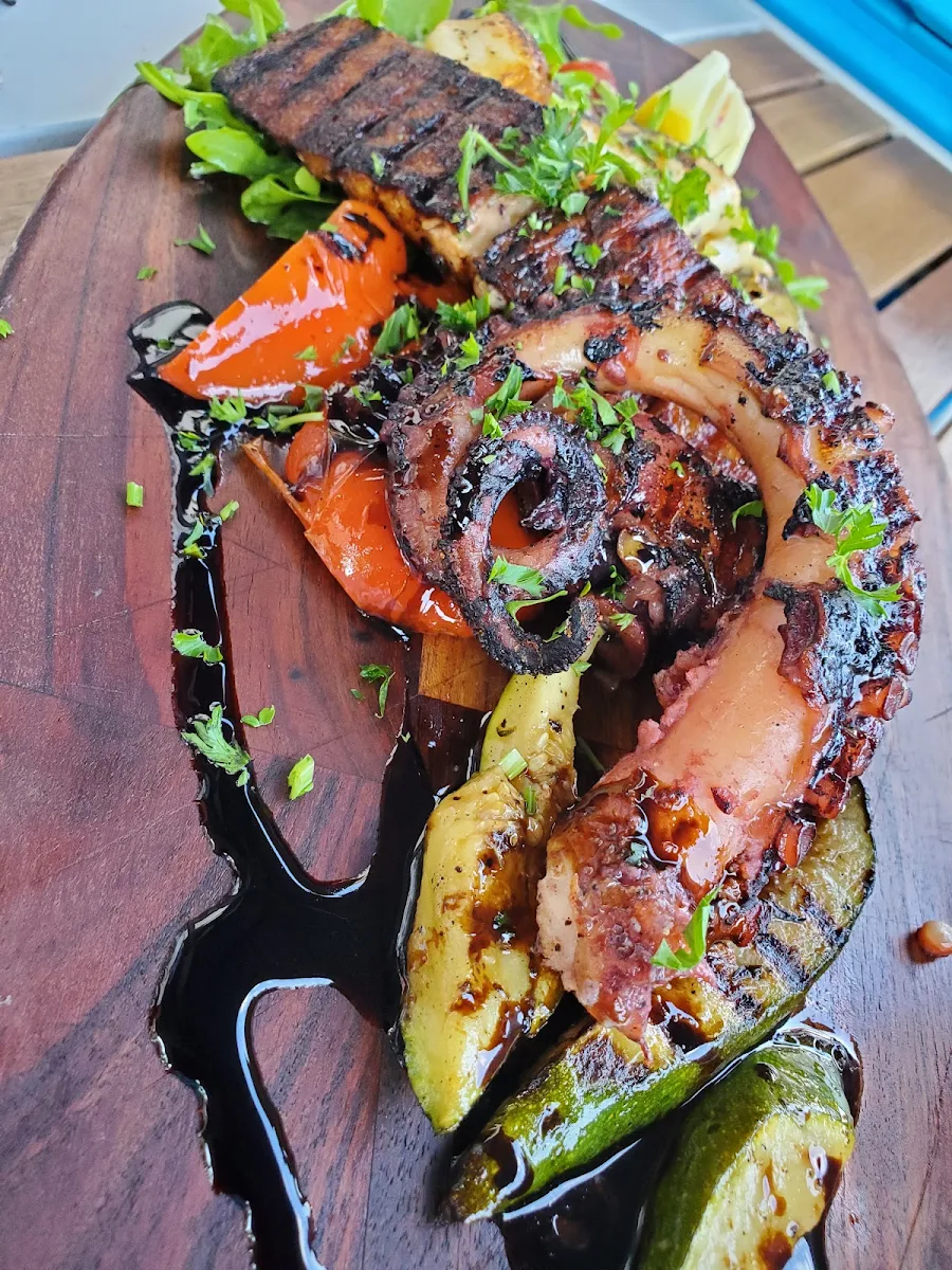 Grilled Seafood Platter