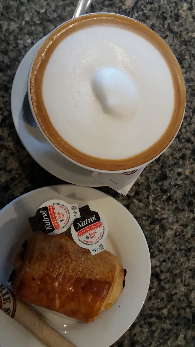 Latte & Chocolate Croissant