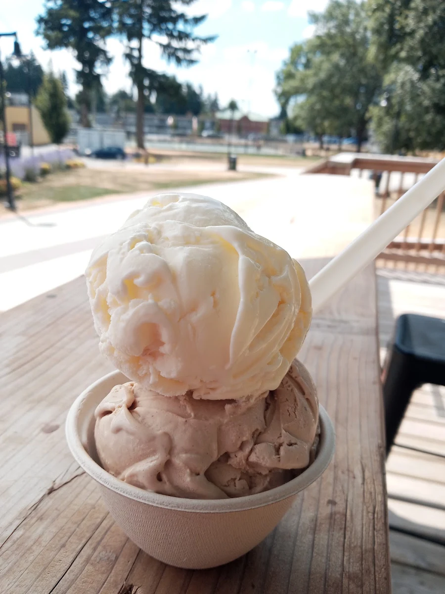 Cold Brew Coffee Ice Cream and Sweet Cream