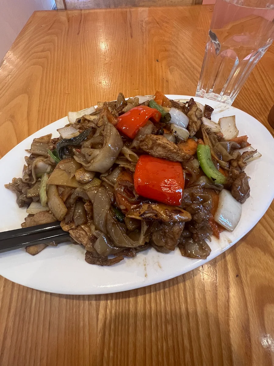 Chicken Pad Kee Mao