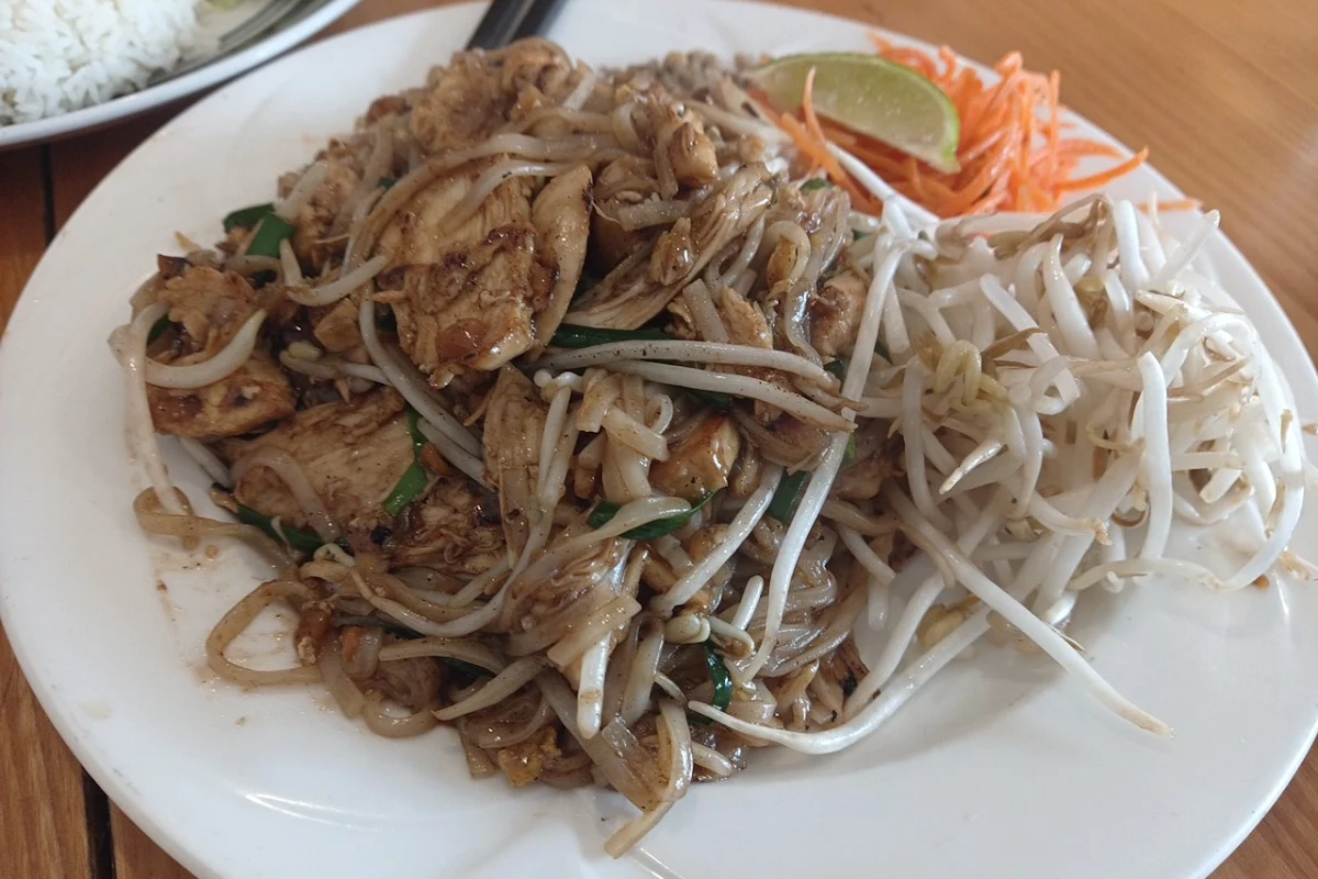 Pad Thai Chicken Pork Tofu Prawn