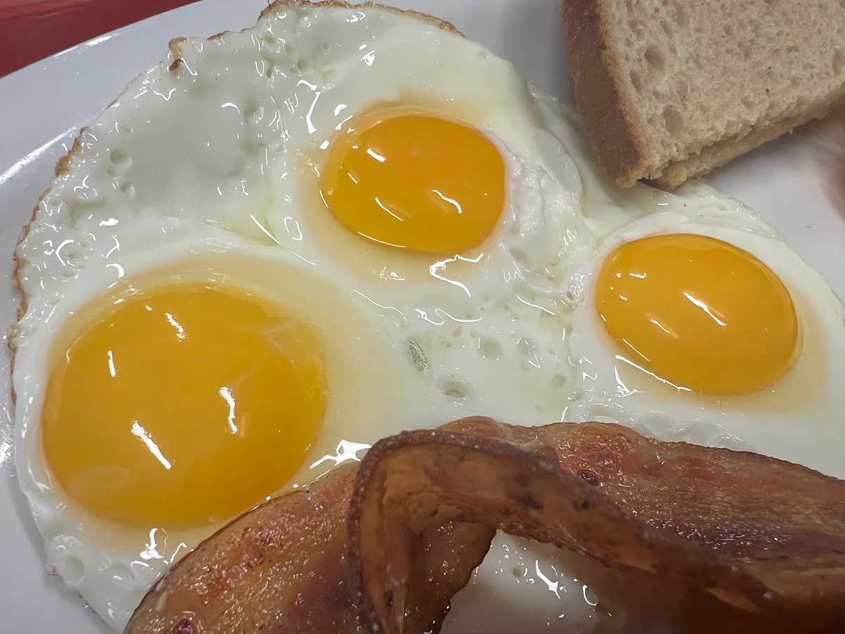 Eggs, Tom's