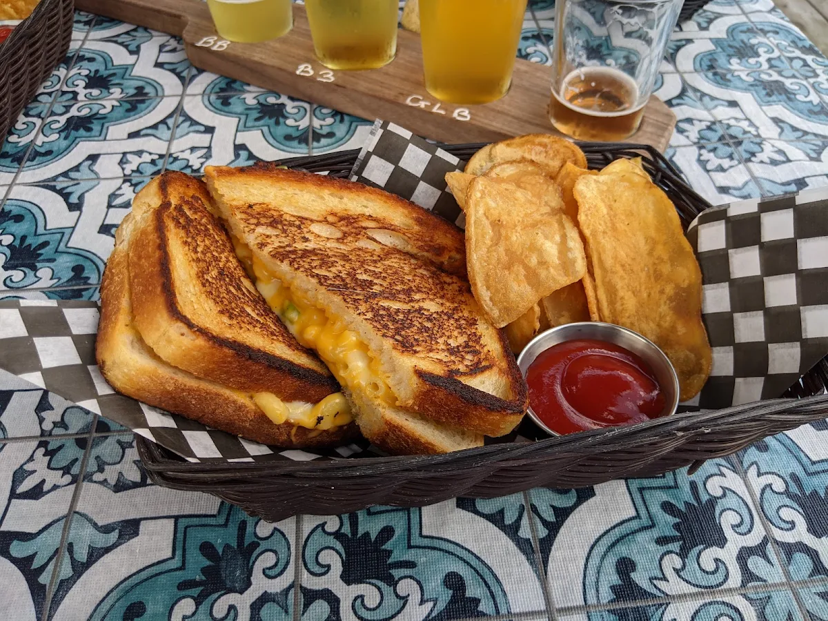 Grilled Cheese Mac and Cheese