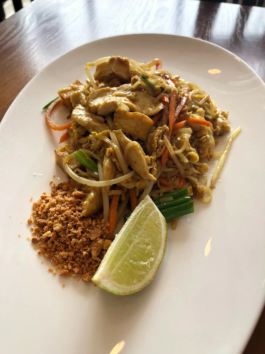 L S Chicken Pad Thai