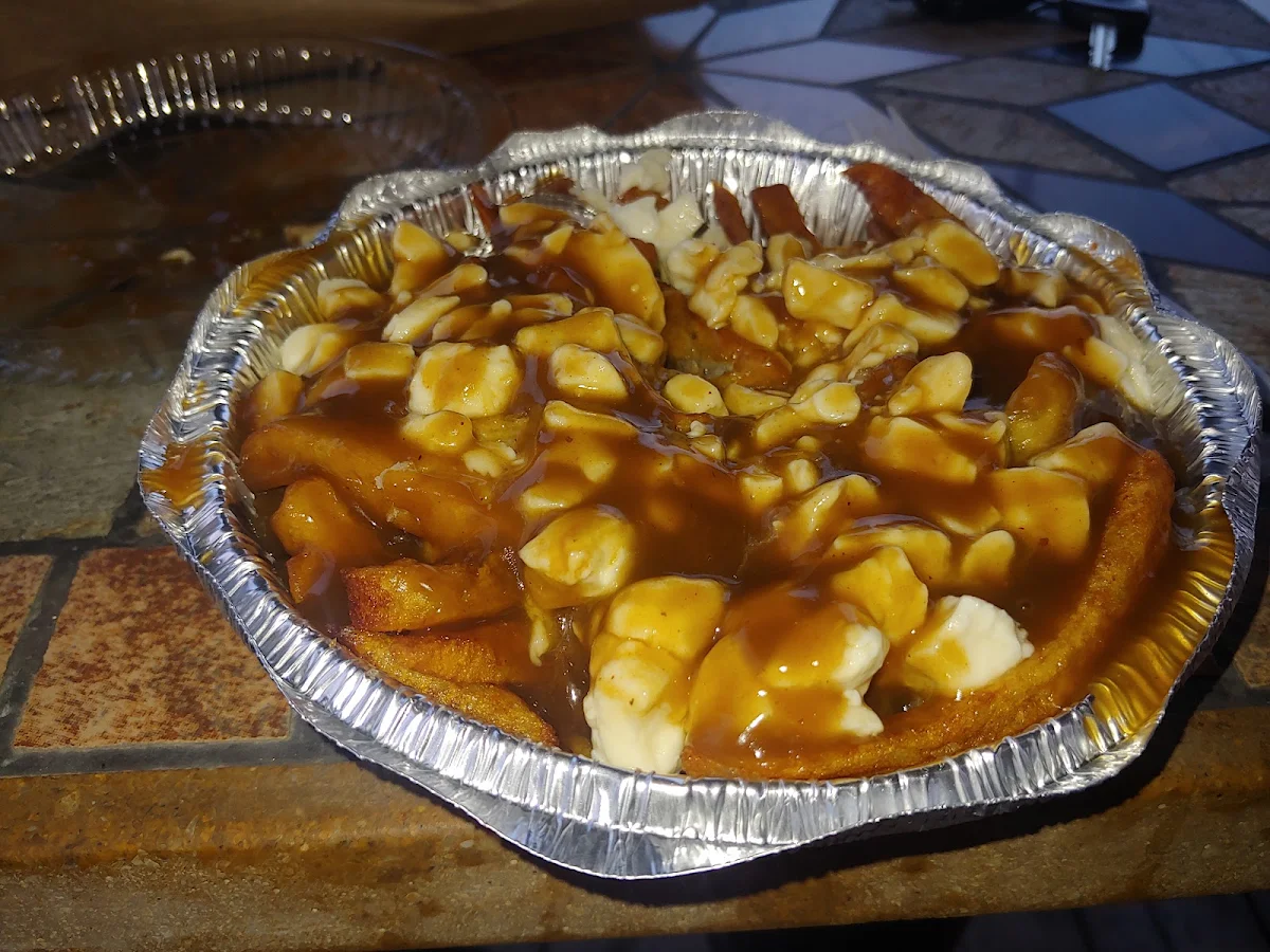 Regular Poutine, Casse-Croute La Rencontre