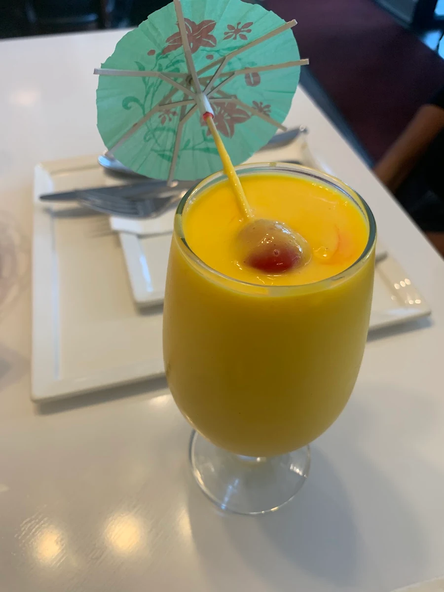 Mango Lassi, Vindaloo Indian Cuisine