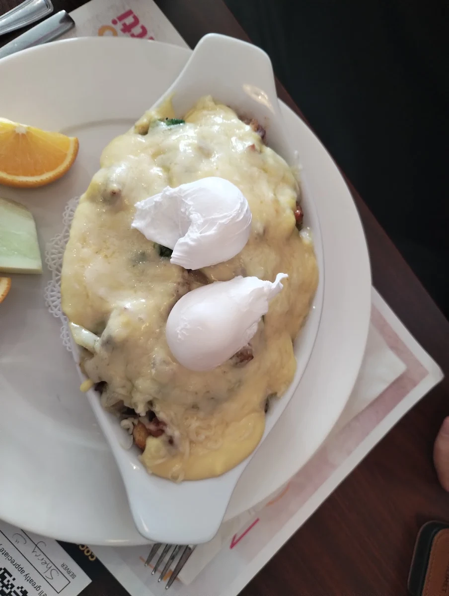 Breakfast Poutine