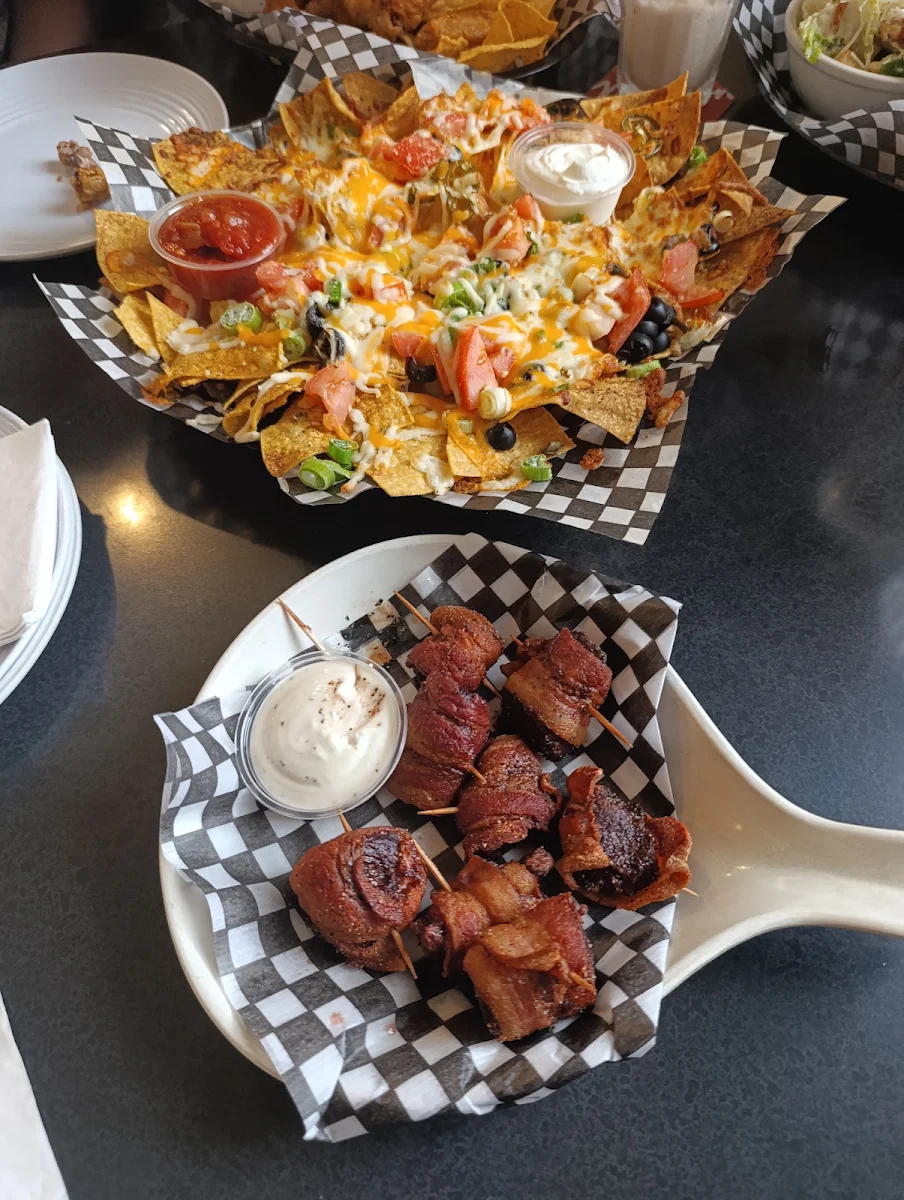 Nacho Wings, DayzOff Pub
