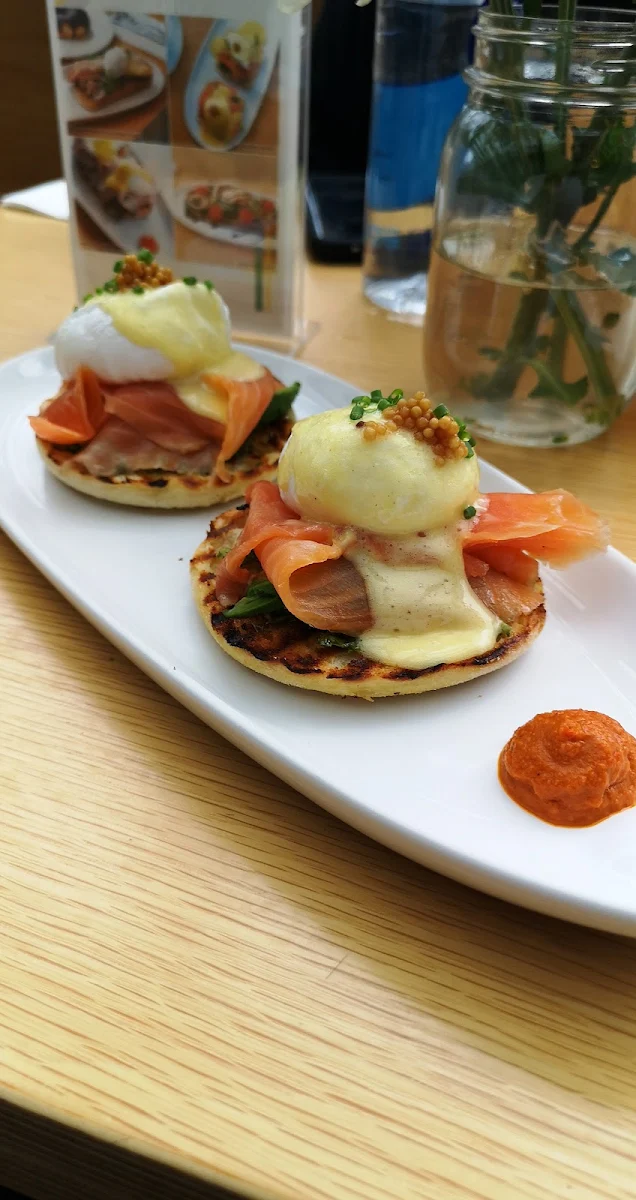 Smoked Salmon Benny