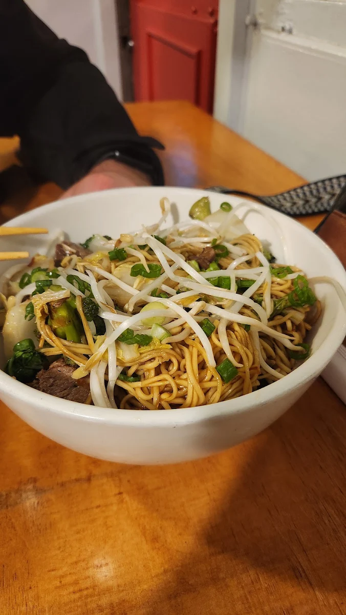 Beef Broccoli Chow Mein