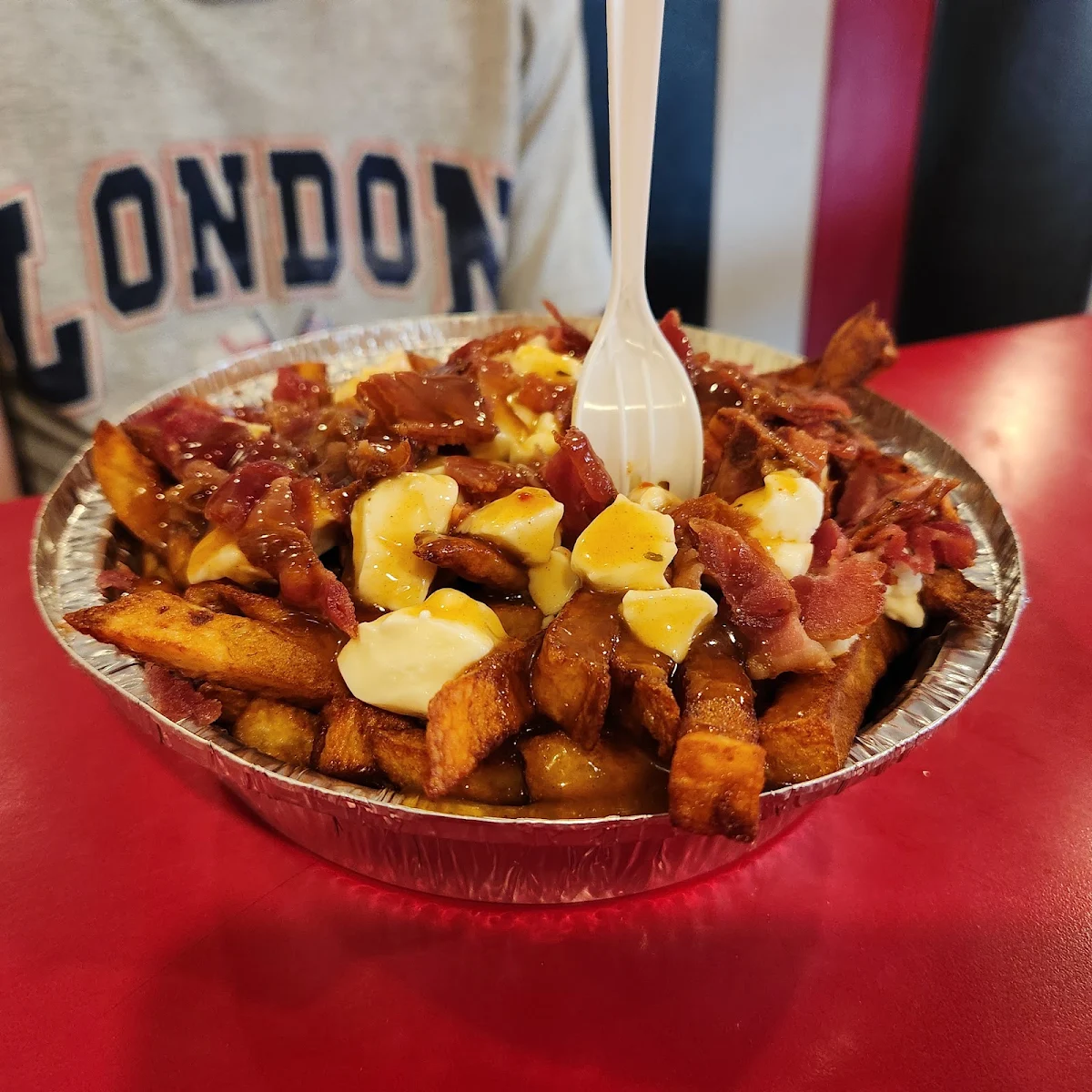 Poutine Aux Oignons Régulière & Petite Poutine