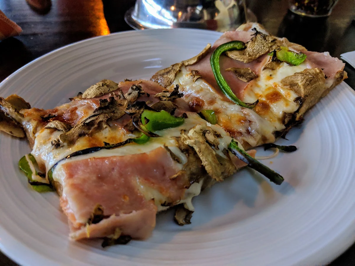 Deluxe Pizza