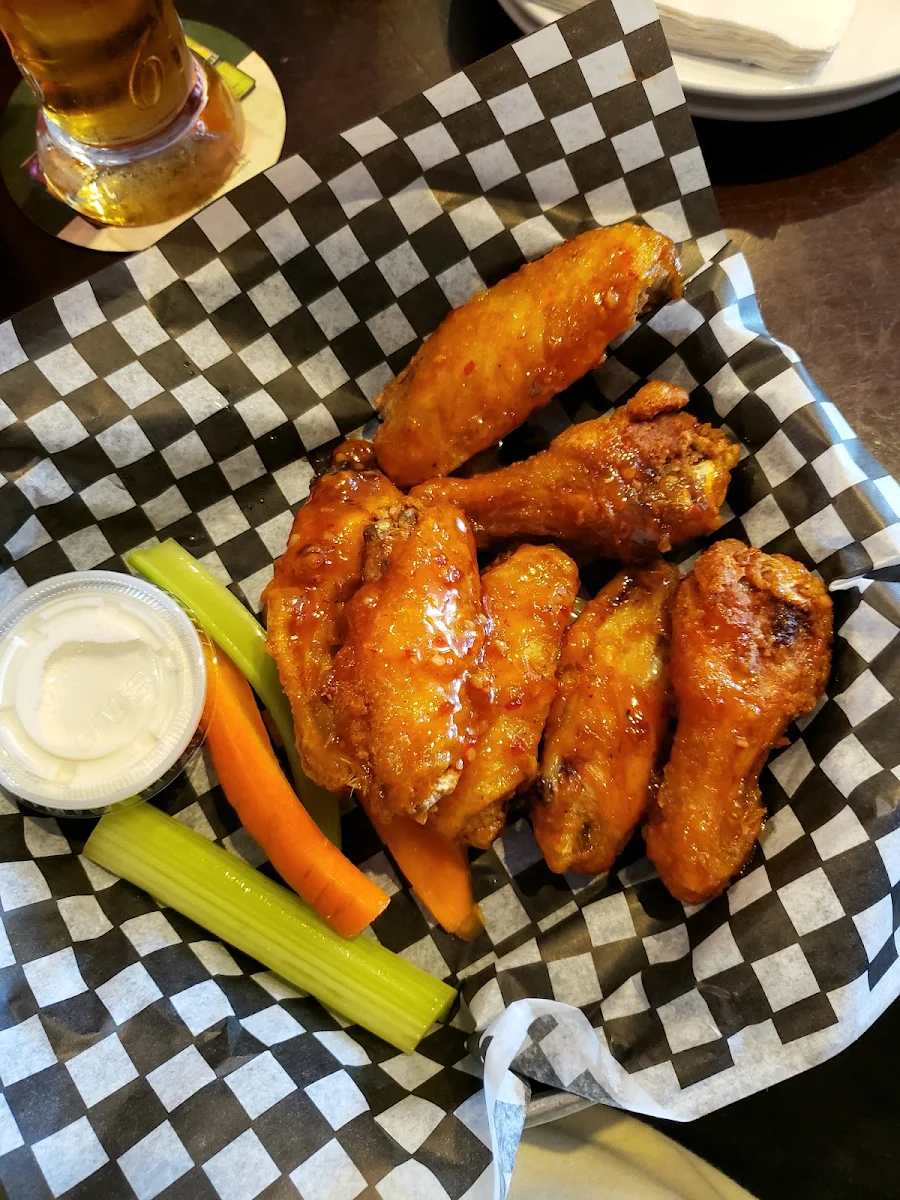 1 lb of Chicken Wings