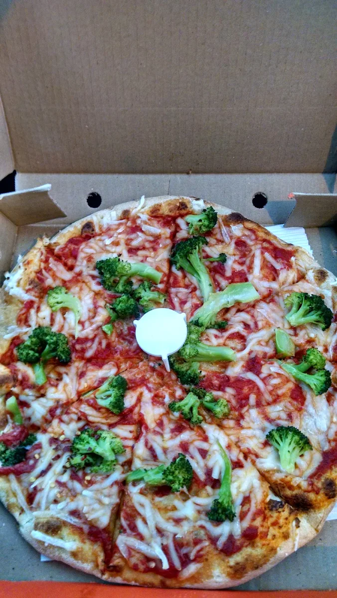 Vegan Cheese Pizza with Broccoli