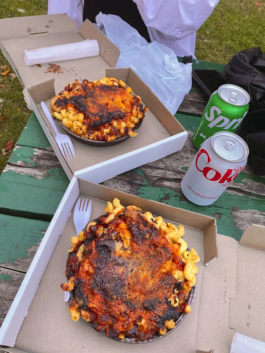 Pulled Chicken and Pulled Pork Mac