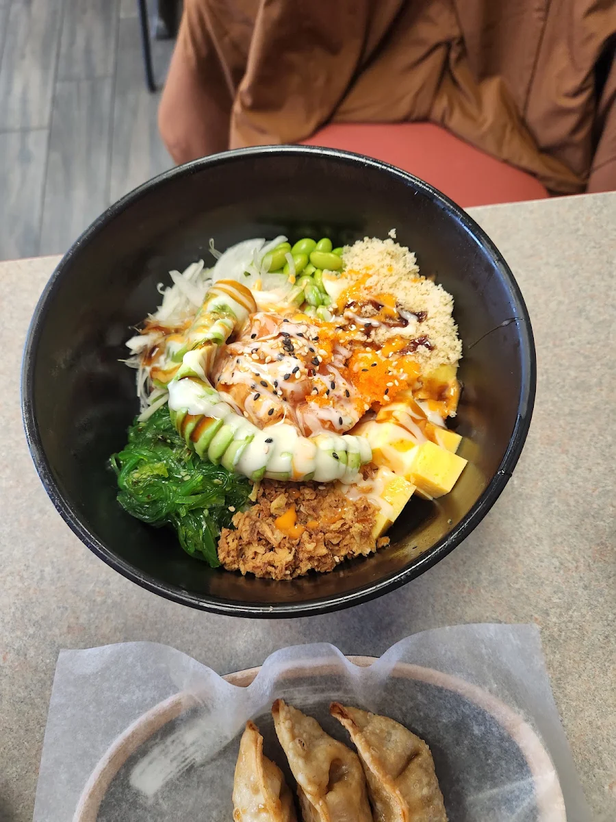 Pkol Salmon Poke