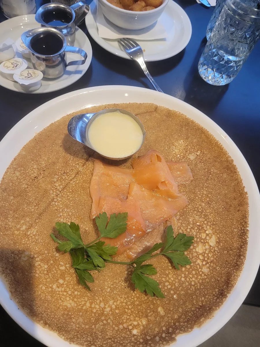 Nanuk Smoked Salmon Pancake with Creamy Hollandaise Sauce