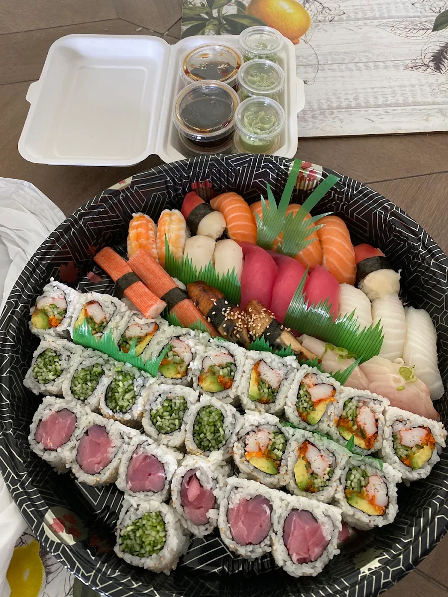 Sushi Maki Sashimi Combo B