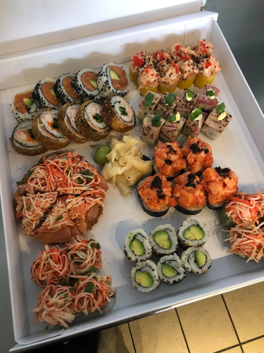 Pizza Sushi Sunrise🅫 6 MCX Sushi Pizza Sunrise 6 pcs