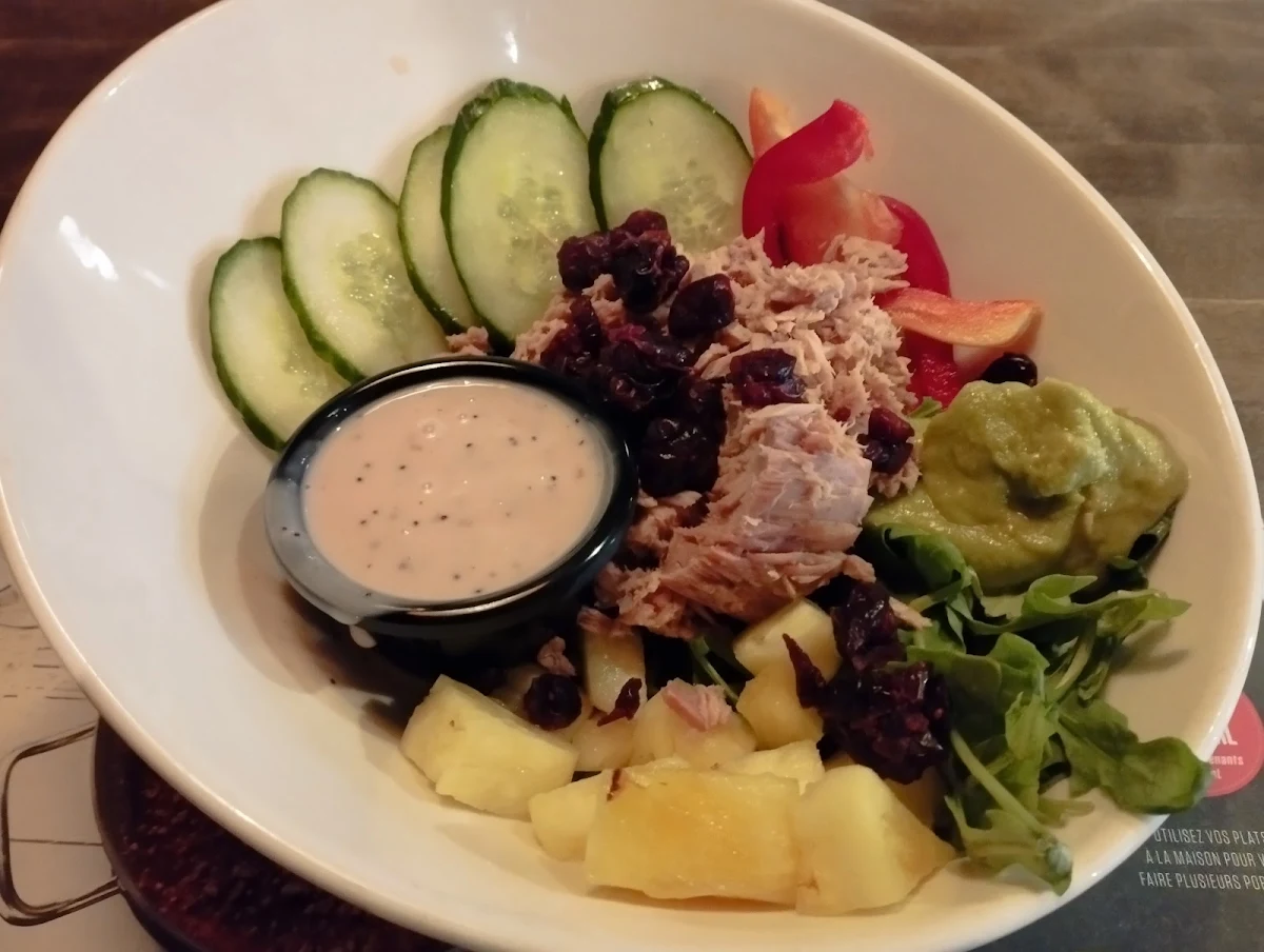 Salade Bowl Quinoa, Restaurant Normandin Roberval