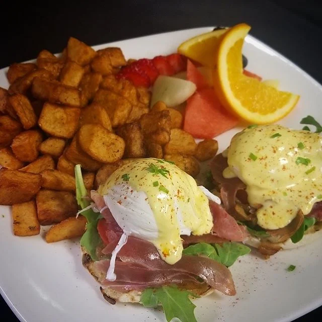 Highlights, Vic's on Wellington & Bentley's Lounge