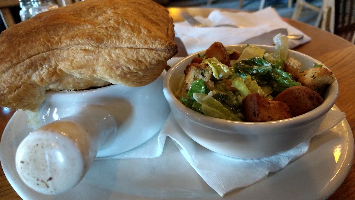 Classic Pub Salad 15 Side Salad