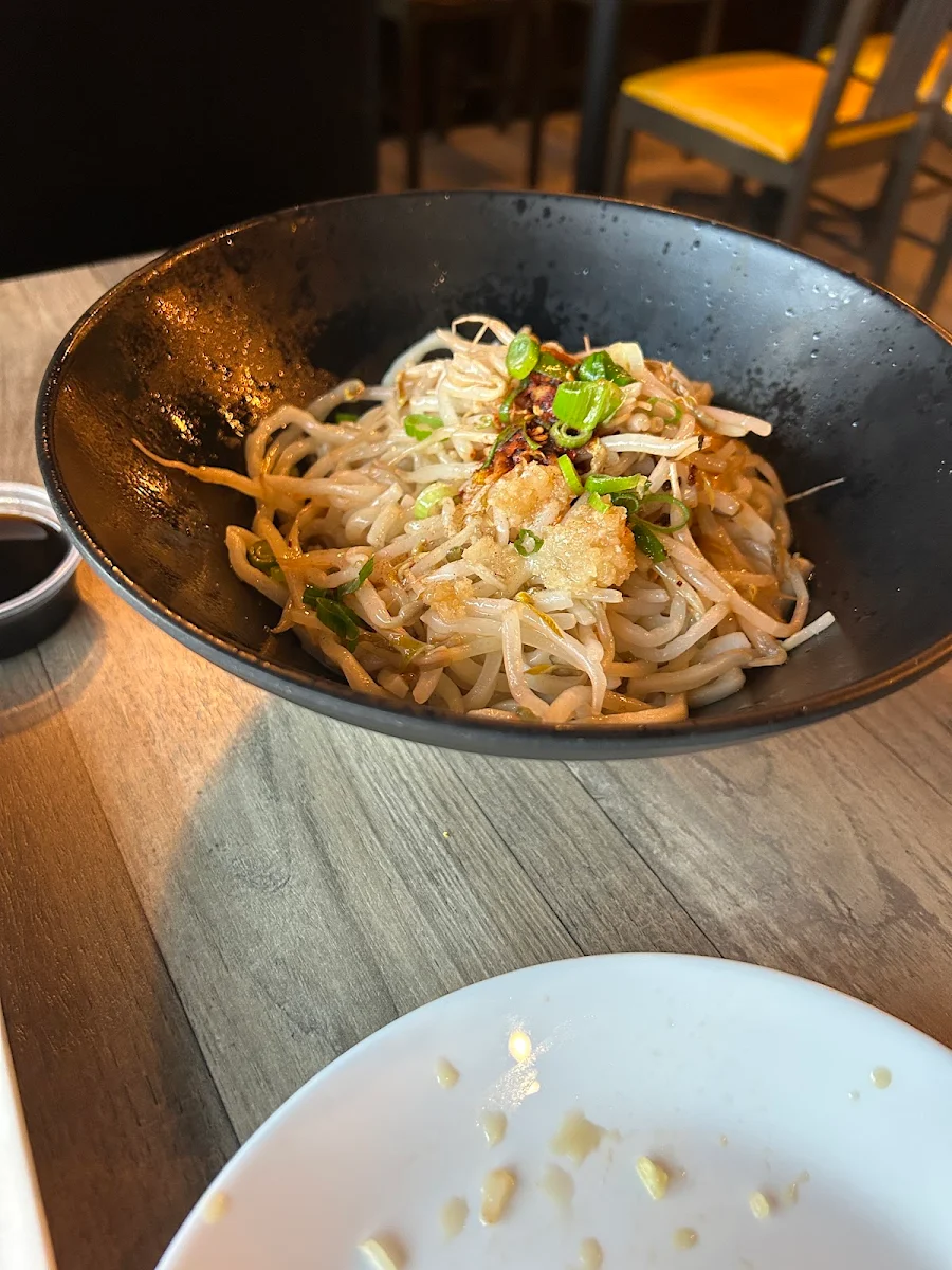 Nouilles À l'huile Chaud Hot Oil Spill Noodles
