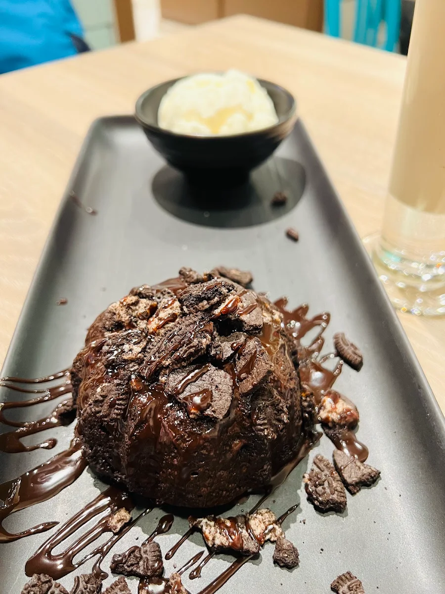 Chocolate Lava Cake w Ice Cream