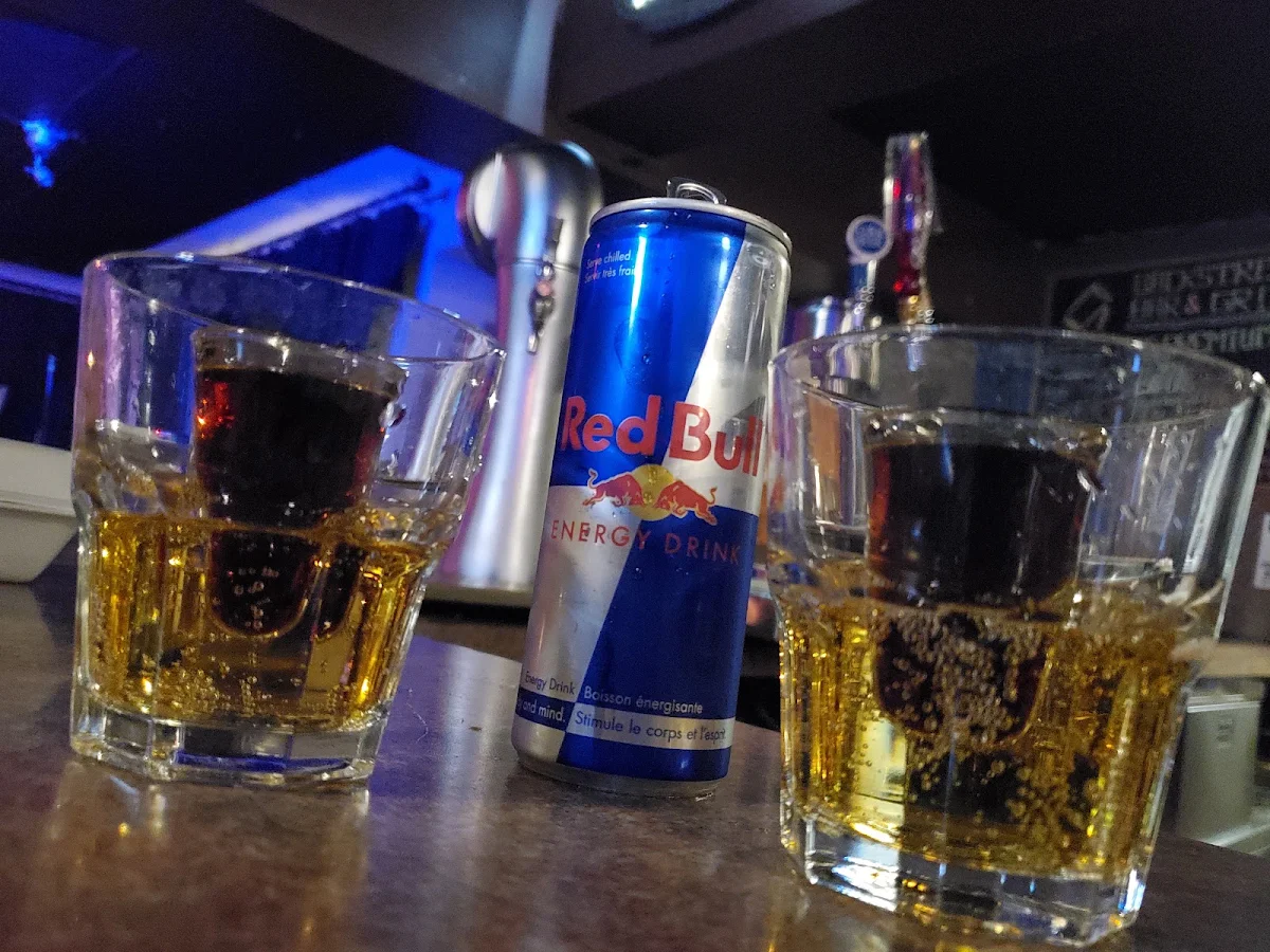 Highlights, Backstreet Bar & Grill