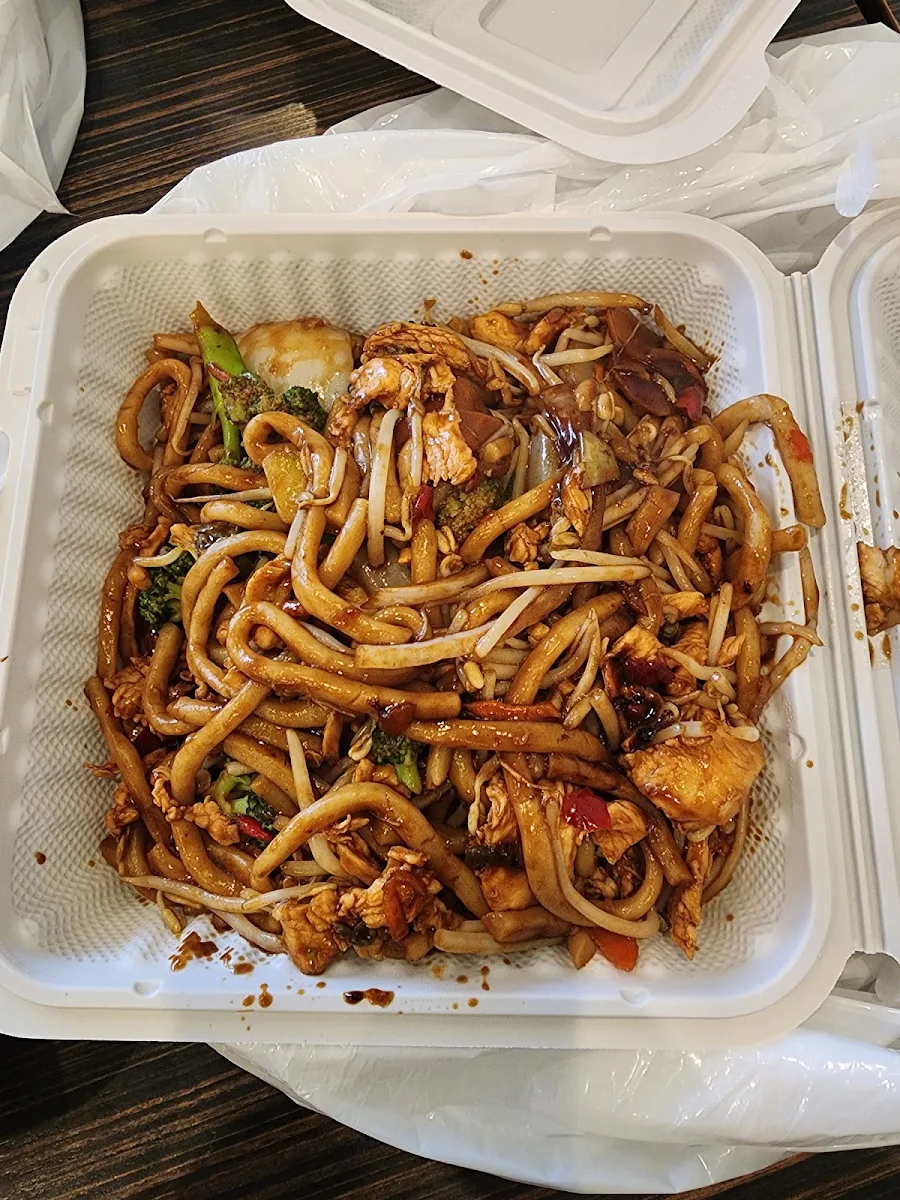 Shanghai Noodles Chicken Noodle