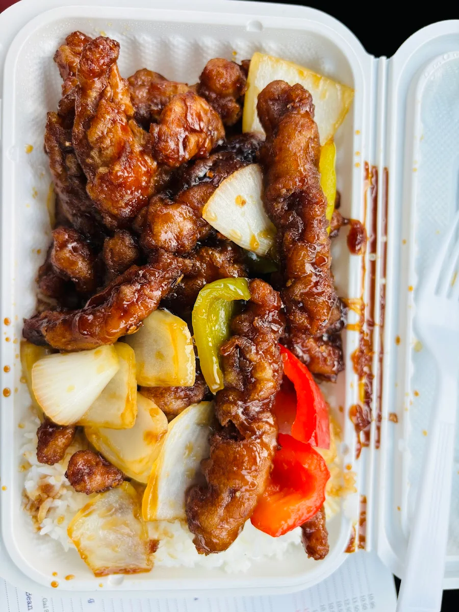 Sweet & Sour Chicken 1 Spring Roll & Steam Rice