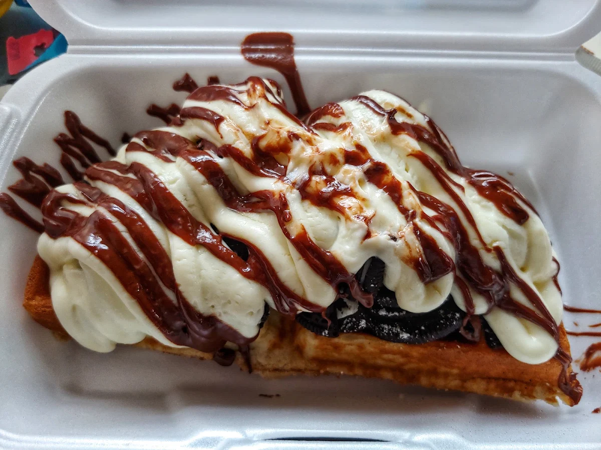 Mont Blanc Demi Gaufre Chapelure D'Oréo Crème Anglaise Et Nutella